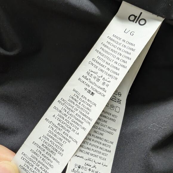 Alo Yoga Black Incline Puffer Full Zip Oversized Relaxed Fit Vest, size L - Picture 8 of 9